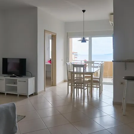 Del Mar Sea View Apartment Sarandë
